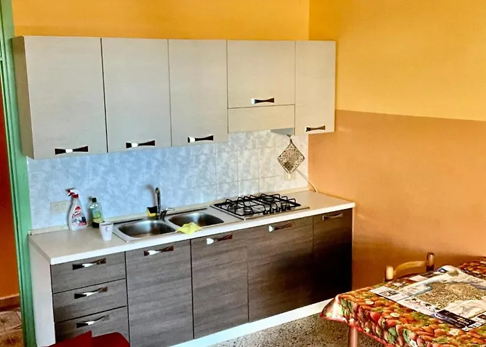 Casa Levante צ'פאלו